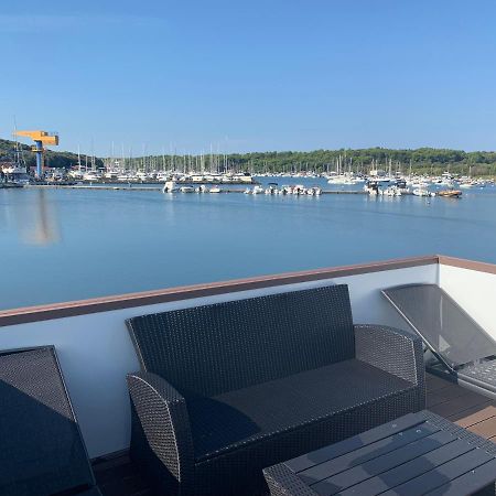 Vila Floating House - Arena 2 Pula Exteriér fotografie