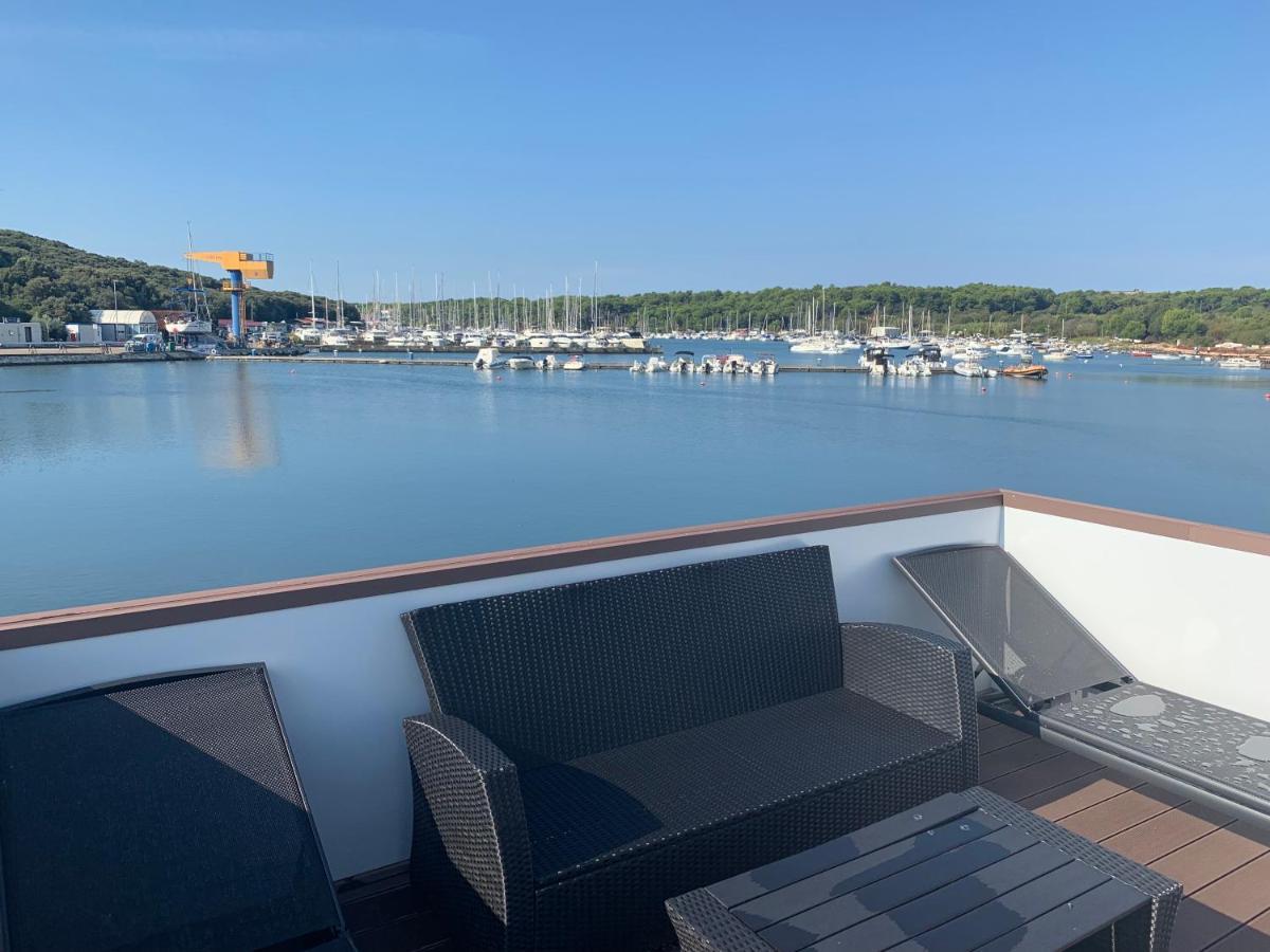 Vila Floating House - Arena 2 Pula Exteriér fotografie