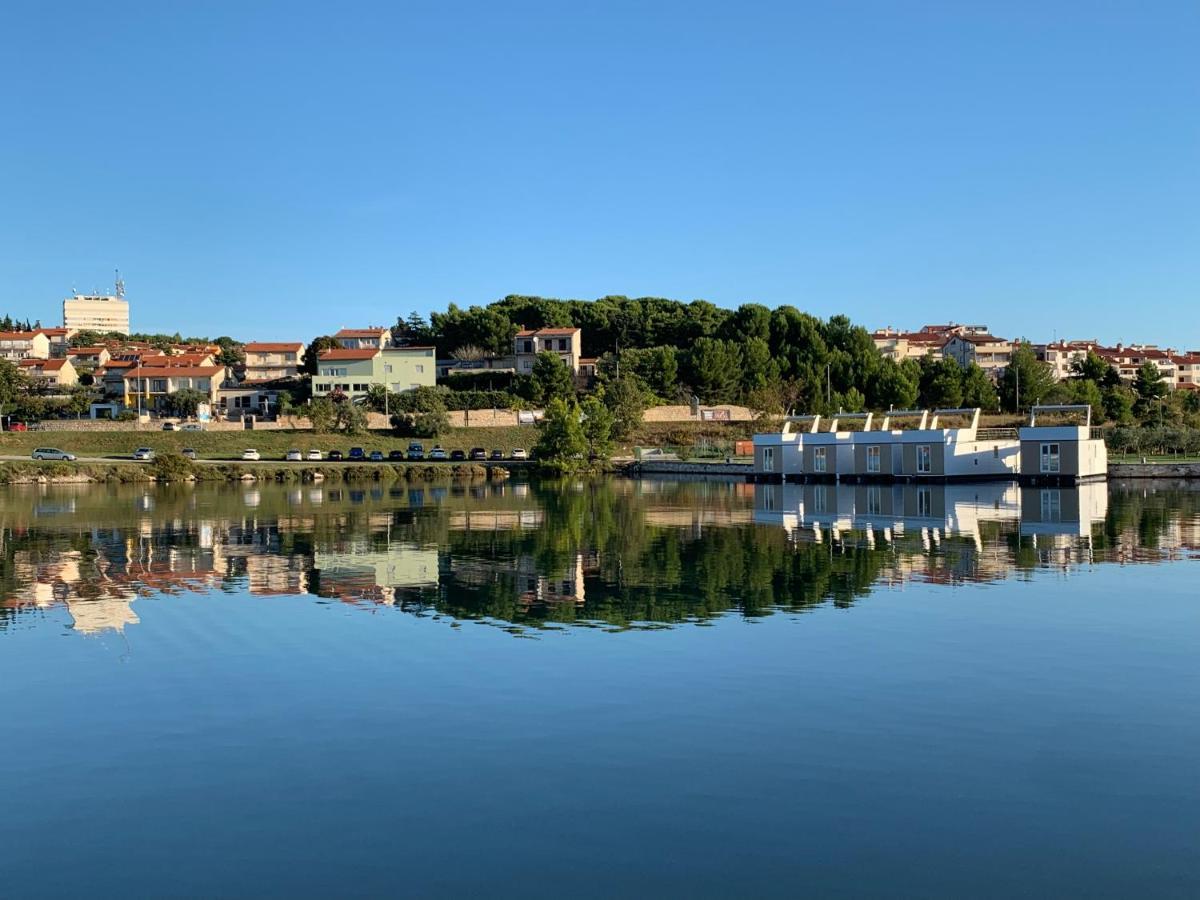 Vila Floating House - Arena 2 Pula Exteriér fotografie
